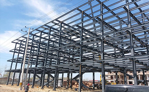 靖远甘肃钢结构厂房屋面选材指南：确保性能与经济性的完美结合